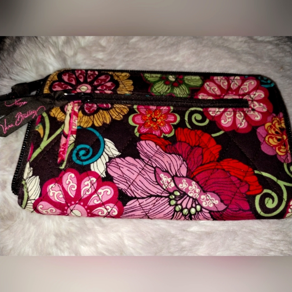 Vera Bradley wallet (quilted floral)